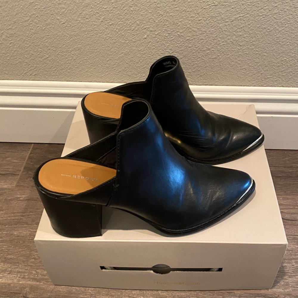 Report black heel mule